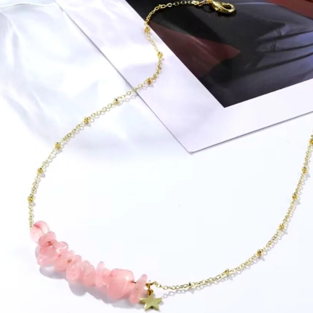 NEW! Beautiful Pink Rose Quartz Chips Gold Necklace - Picture 1 of 3
